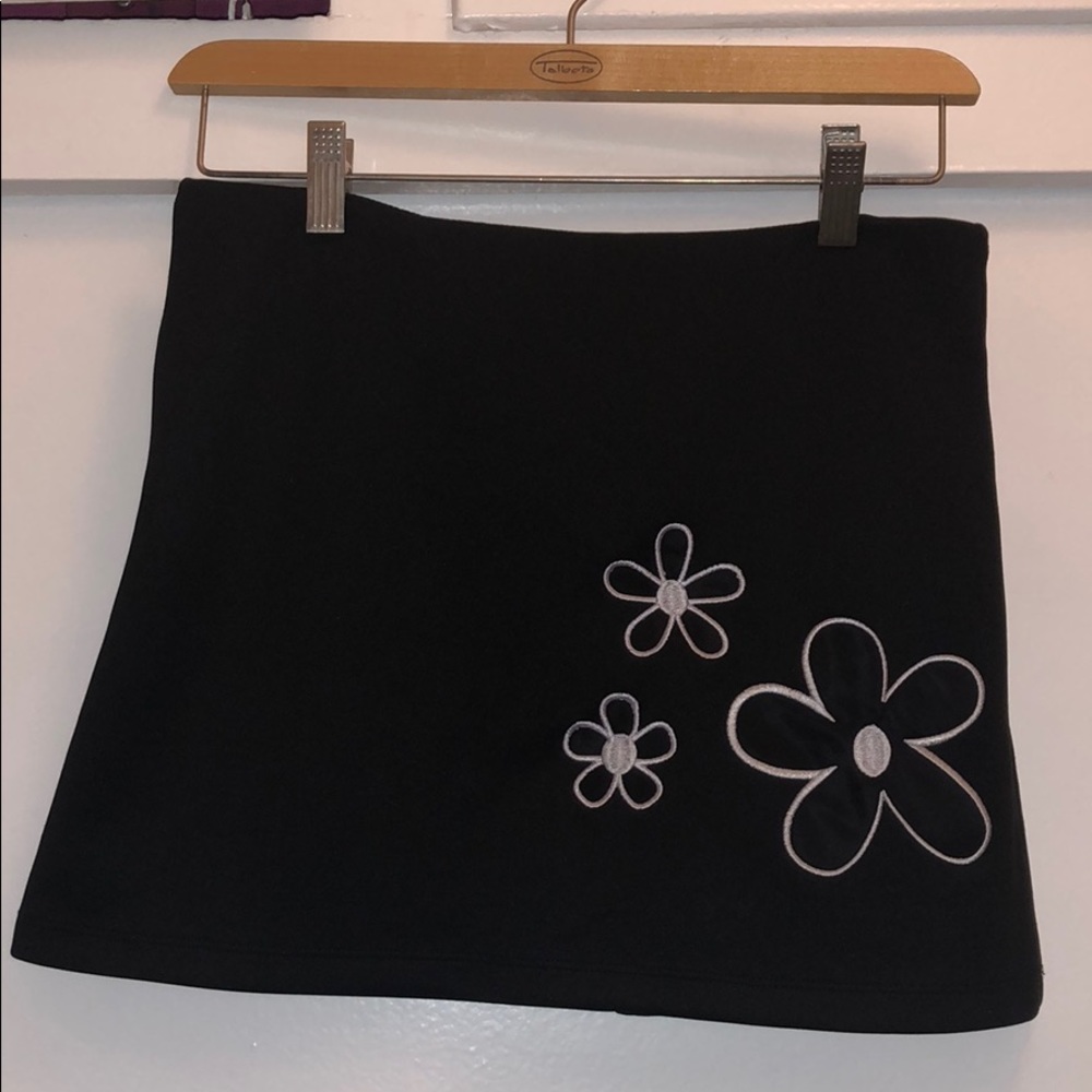 Unif Black/White flower mini skirt